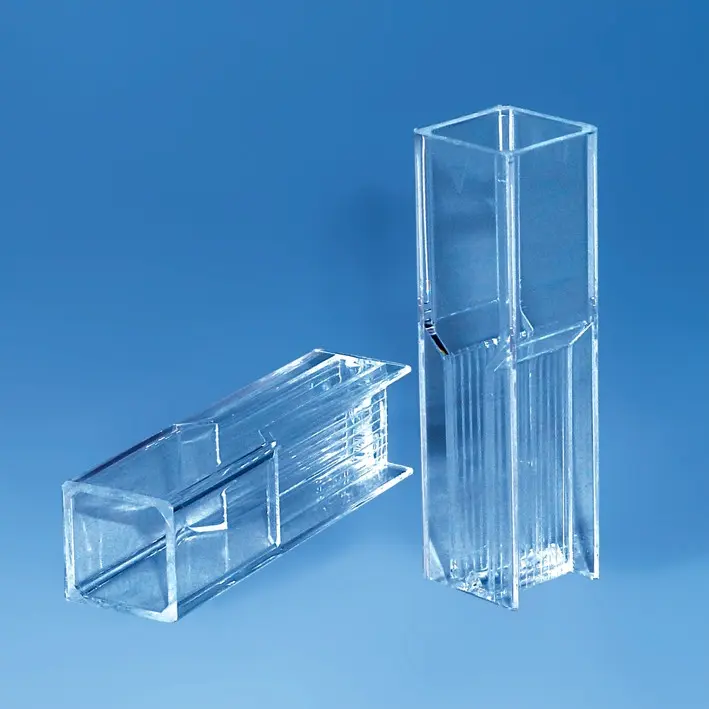 MEGRO Einmal-Küvette Halbmikro V 0,5 - 2 ml (Menge: 100 Stück)